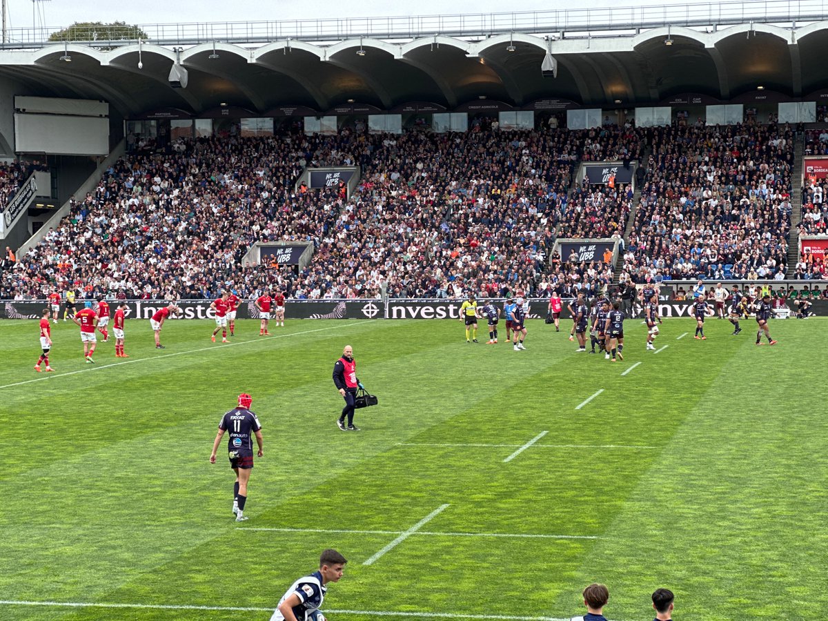 GraphicUNTD's tweet photo. @top14rugby On est pas mal ! Faut rentrer préparer le 13e à la mi-temps ? https://t.co/8iPuIwP4oU