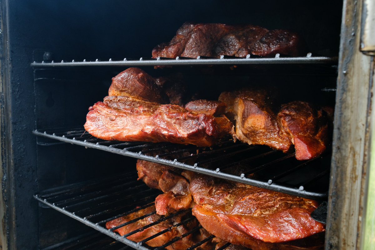 Hardys_BBQ's tweet photo. Berhesda don’t let the clouds stop you   gather your stuff come by and grab your Pulled Pork and Ribs for your Sunday dinner and weekly meal prep Hardys BBQ at 7155 Wisconsin Ave Bethesda 11 to 3 @BethesdaRow @chevychasetown @BethesdaPlanner @MontFarm @dougkammerer https://t.co/OWsaQ3R8id