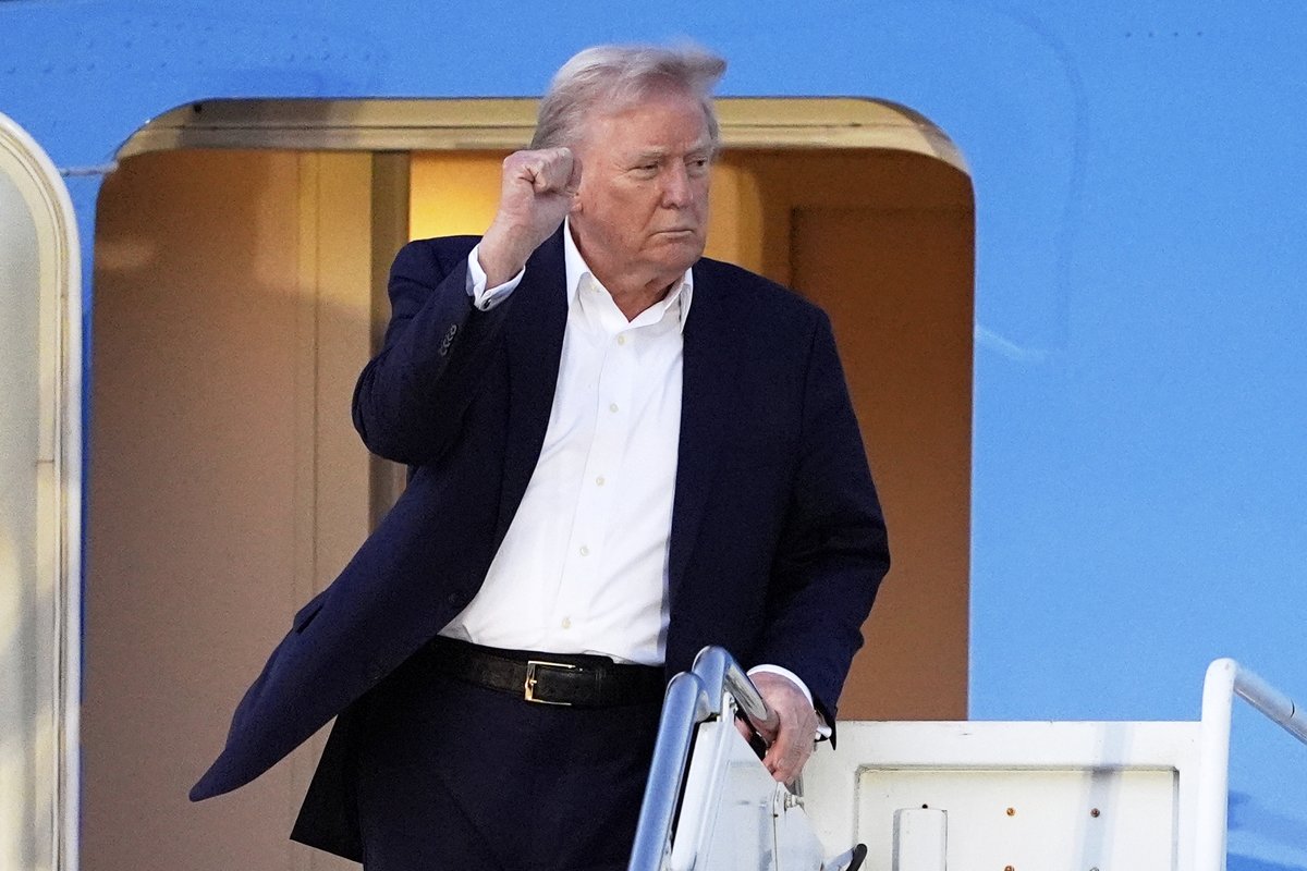 uslivecom's tweet image. uslive.com/trump-undergoe… Trump Undergoes Health Exam: What’s Wrong?

Donald Trump had his yearly health check-up last Friday. This is important because Trump, now 78 years old, is the oldest president in U.S. history.

#TrumpHealth #TrumpNews #PresidentialHealth #WhiteHouseNews