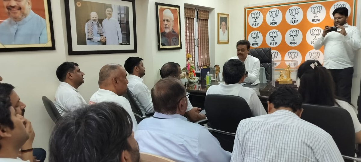 श्रीमती सुगंधा नागर त्रिवेदी जी द्वारा संकलित "गुर्जरी लोक गीत"पुस्तक की 400 प्रतियां #ग्रामीण_पाठशाला को भेंट  की ।।

<a href="/NagarSugandha/">Sugandha Nagar</a>