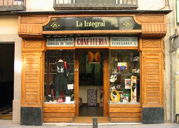 La Integral.

C/del León, 25. Madrid.

Las amigas de la Integral ya tienen copias de El Material de Primogénito. Les hemos dejado un regalito para vosotros por si pasáis a por una copia del disco ☺️