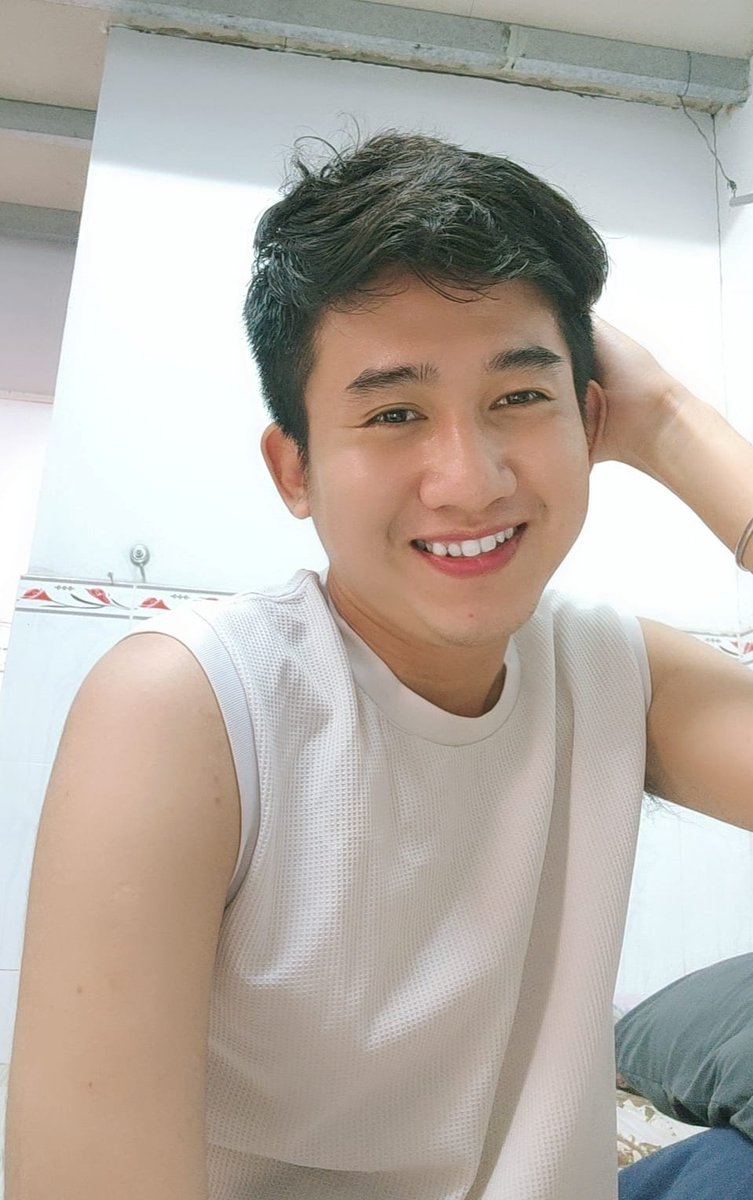LakshmiParmer's tweet photo. 5. Không có người yêu cũng không sao cả. 20 tuổi là lúc cố gắng để khẳng định bản thân chứ không phải để thoát ế. https://t.co/oDqRGDnjmh