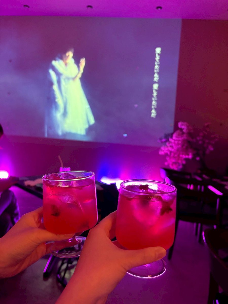 sr_b279's tweet photo. コラボバー、素敵な空間だった🌸 https://t.co/Hdk6Vaqh9S