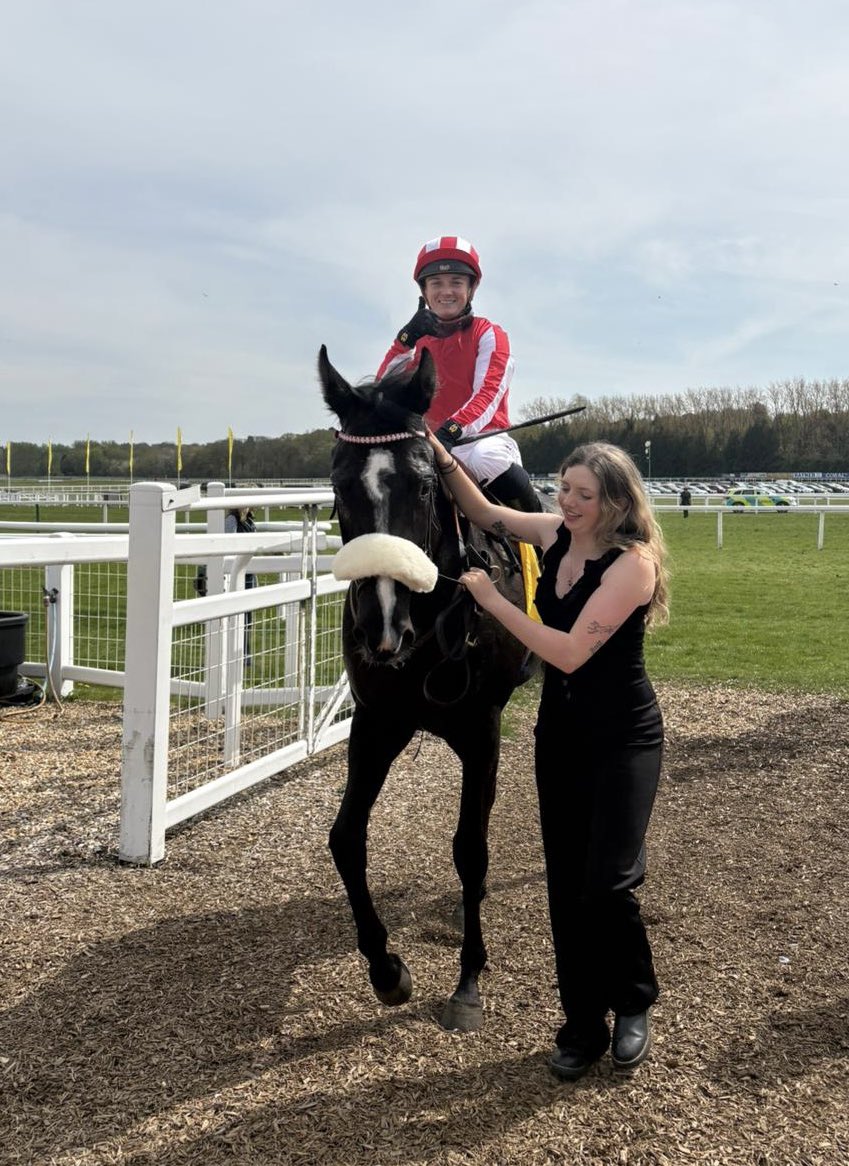 Archie_Watson's tweet photo. GROUP WINNER: Duty First wins the Dubai Duty Free Fred Darling Stakes at Newbury under @HollieDoyle1. Well done to Victorious Racing and to all the team at home! #winner #groupwinner #saxongate https://t.co/AOBEpjN0B9