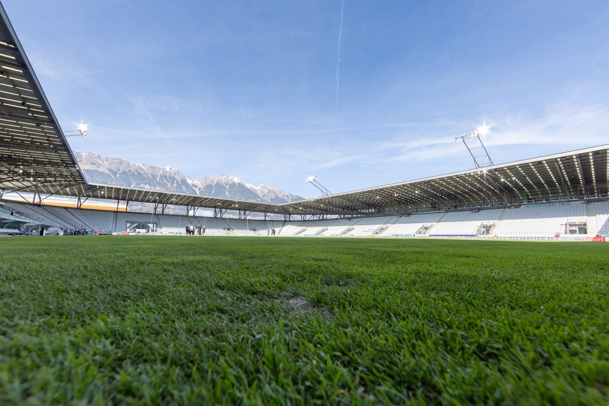 austria_sk's tweet photo. Hier geht es in rund 20 Minuten los mit #WSGSKA

Gemma, Austrianer! ⚔️🟣⚪️

#ForzaViola https://t.co/694kfyvhWU