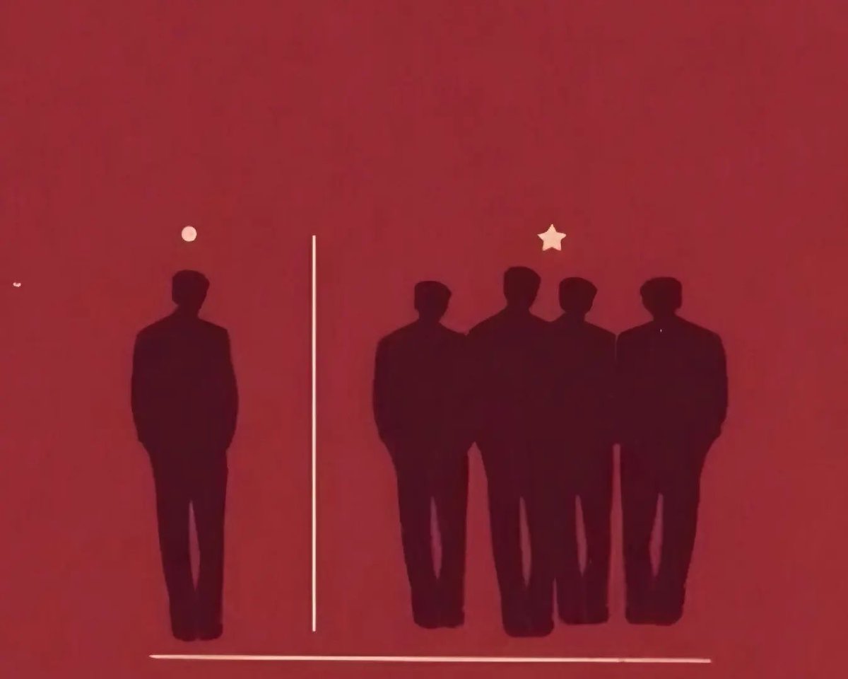 «كَثْرة الإختِلاط بِالناس تَورِثُك الهَم وَالغَم وَتُشتِّت عَزم قَلبك… فَخُذ مِنه عَلى قَدر حَاجَتِك.»

- الحويني