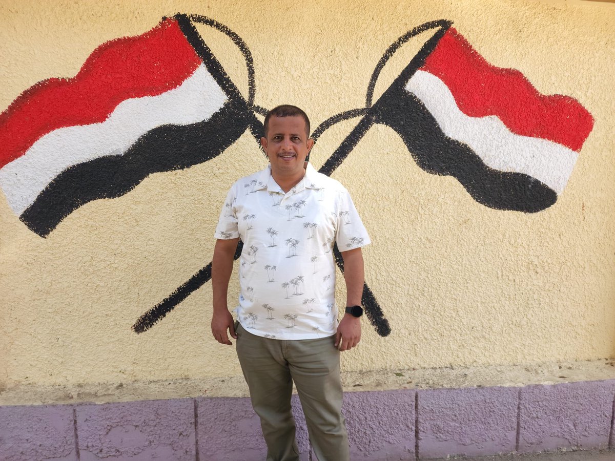 أما نحن، فهذه رايتنا، وتلك هويتنا، واليمن الكبير، بكل امتداده من المهرة إلى صعدة، هو وطننا الذي نحمل في قلوبنا عشقه، وفي ضمائرنا قضيته.
وطن المحبة التي لا تُقصي، والتنوع الذي لا يُقصم، والاختلاف الذي لا يفسد الانتماء، وطن 22 مايو، اليوم الذي أشرقت فيه شمس الخلاص، وخرجت الأرواح من