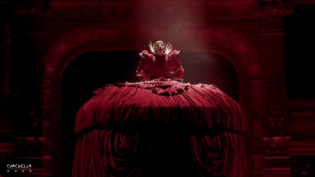 RDTLadyGaga's tweet photo. The Guardian avalia o show de Lady Gaga no Coachella com nota 5/5:

"Gaga, mais do que qualquer outra estrela pop contemporânea, abordou o pop como transfiguração — a performance ao vivo como uma caçada: o olhar penetrante, a fome transparente e o foco aniquilador de um predador no topo da cadeia. E com o 'Gagachella', como seus fãs já apelidaram esse verdadeiro manifesto em forma de show, ela parte para o ataque. Desde o momento em que apareceu com um figurino de rainha insana, no topo de uma enorme saia em formato de cúpula que se abriu revelando uma prisão em forma de gaiola de pássaro com dançarinos dentro, já se sabia que a visão estava prestes a se concretizar. A apresentação de quase duas horas, cobrindo 22 músicas de seu repertório dance pop, entra para o panteão dos shows históricos de headliners do Coachella, ao lado do adiado 'Homecoming' de Beyoncé — uma visão plenamente realizada de uma mestra do pop, um testemunho de anos de experiência conquistada no mais alto nível e uma festa dançante com produção e entrega em um patamar acima de seus pares."