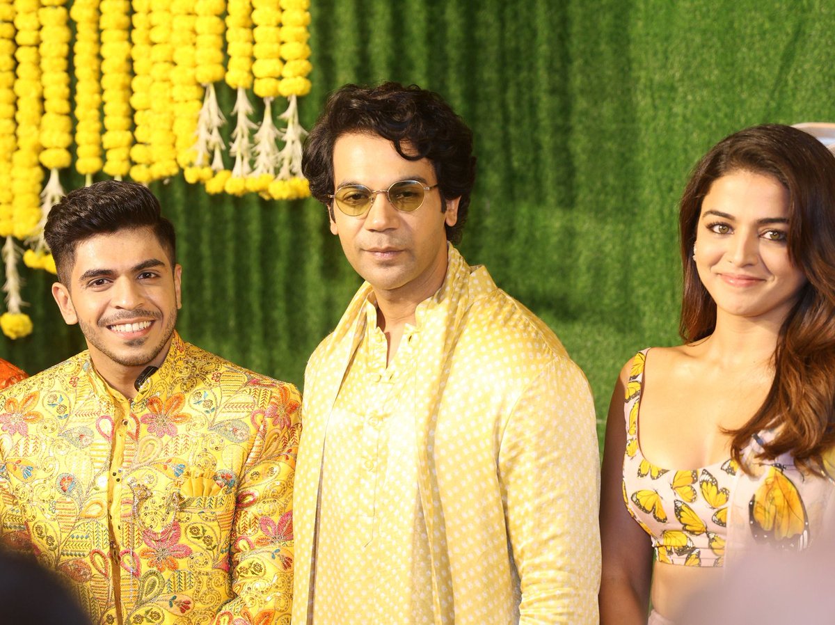 tellychakkar's tweet photo. @jay_thakkar1524 , @rajkumar_rao and @wamiqagabbi share the screen at the trailer launch of Bhool Chuk Maaf

#RajkumarRao #JayThakkar #WamiqaGabbi https://t.co/AkrKT2aYax