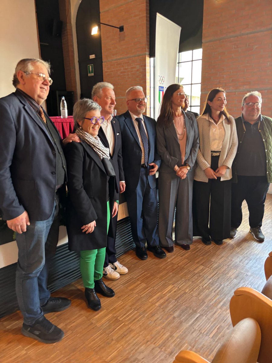 MaraNavarria's tweet photo. Nuovo team di lavoro, nuovo inizio per il #CONIFVG ! 🤝🏅
Oggi è stata eletta la nuova giunta del Coni Regionale FVG e sono felice di poter rappresentare, anche in questa sede, tutti gli atleti e le atlete della nostra Regione.
Buon lavoro al neoeletto presidente Andrea Marcon e a tutta la giunta, con la quale ci riuniremo già da mercoledì.
Un ringraziamento particolare al presidente uscente, Giorgio Brandolin per il lavoro degli ultimi tre mandati.
#mammaatleta