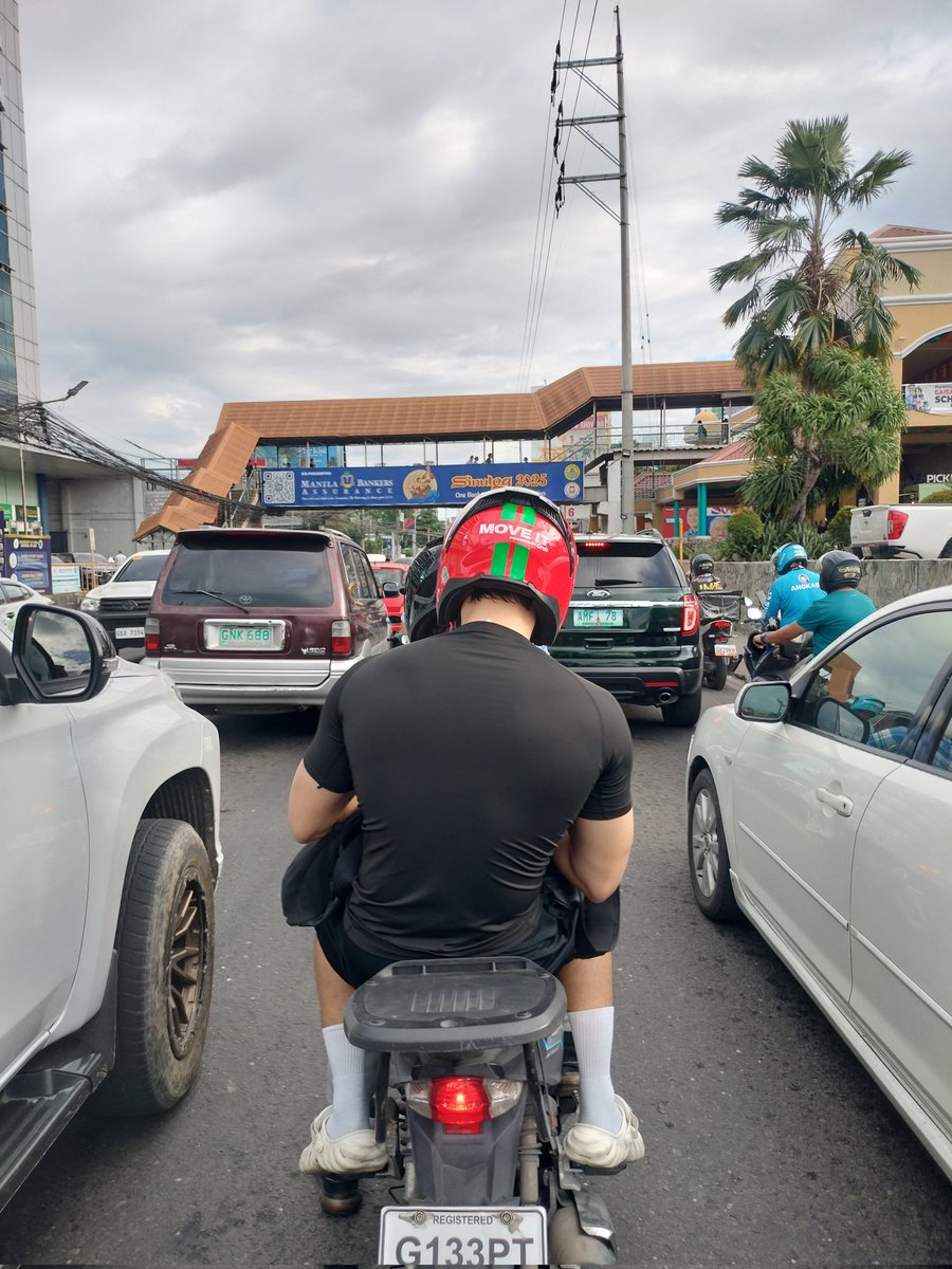 Naa ka dri? Heheh chat ta