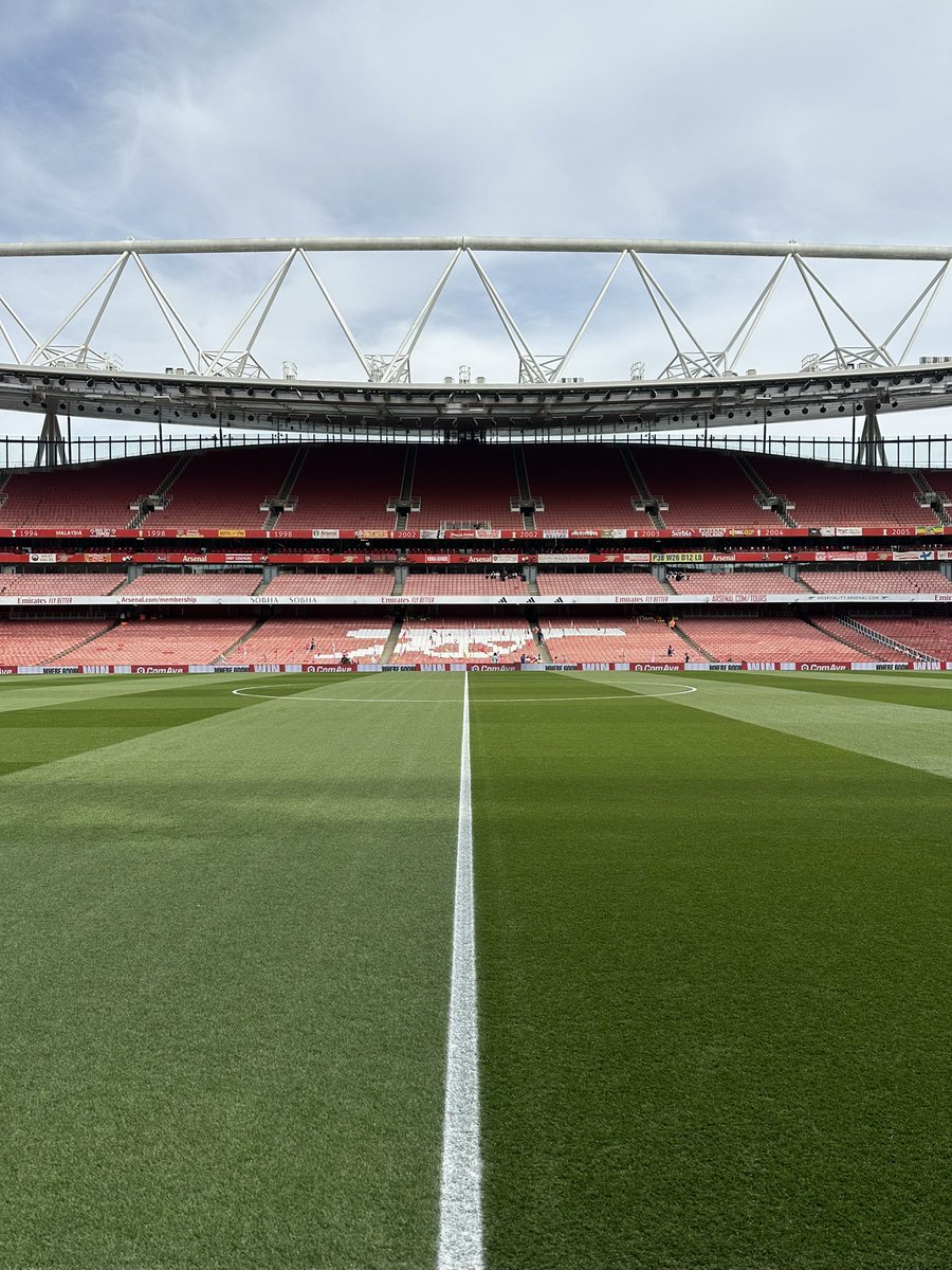 MichaelTimbs's tweet photo. Back at the scene of our greatest night at the Emirates.

Hosting @Arsenal’s #LiveFromN5 today and bumped into my brother @Chunkz on the sideline too 🙌 https://t.co/jmSk77AkId