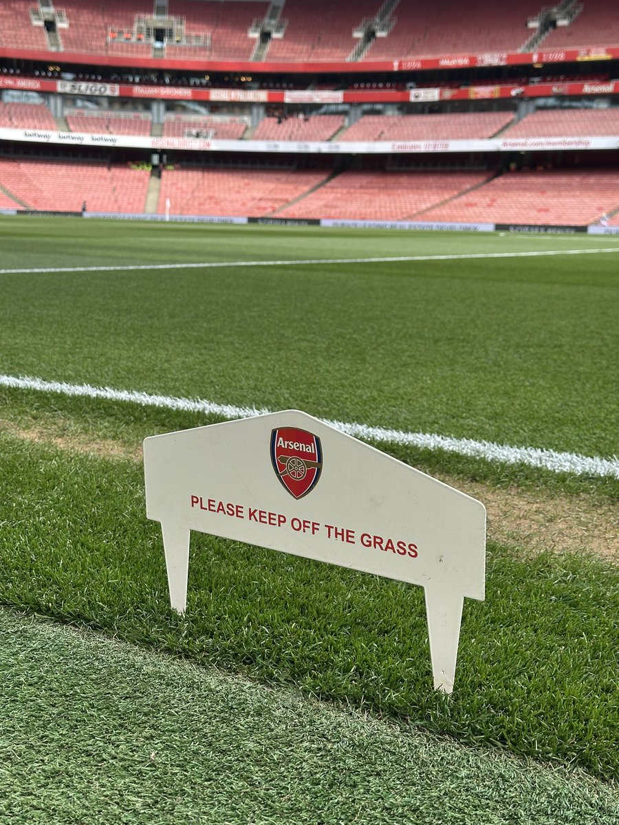 MichaelTimbs's tweet photo. Back at the scene of our greatest night at the Emirates.

Hosting @Arsenal’s #LiveFromN5 today and bumped into my brother @Chunkz on the sideline too 🙌 https://t.co/jmSk77AkId