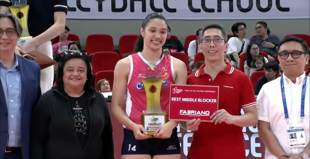 archivebdl's tweet photo. i remember back then she said "there was a time when all these dreams felt so out of reach" 🥺 you've come so far, bea🩷🫶 

WE ARE SO PROUD OF YOU
#PVL2025 https://t.co/j0BJnFFSZj