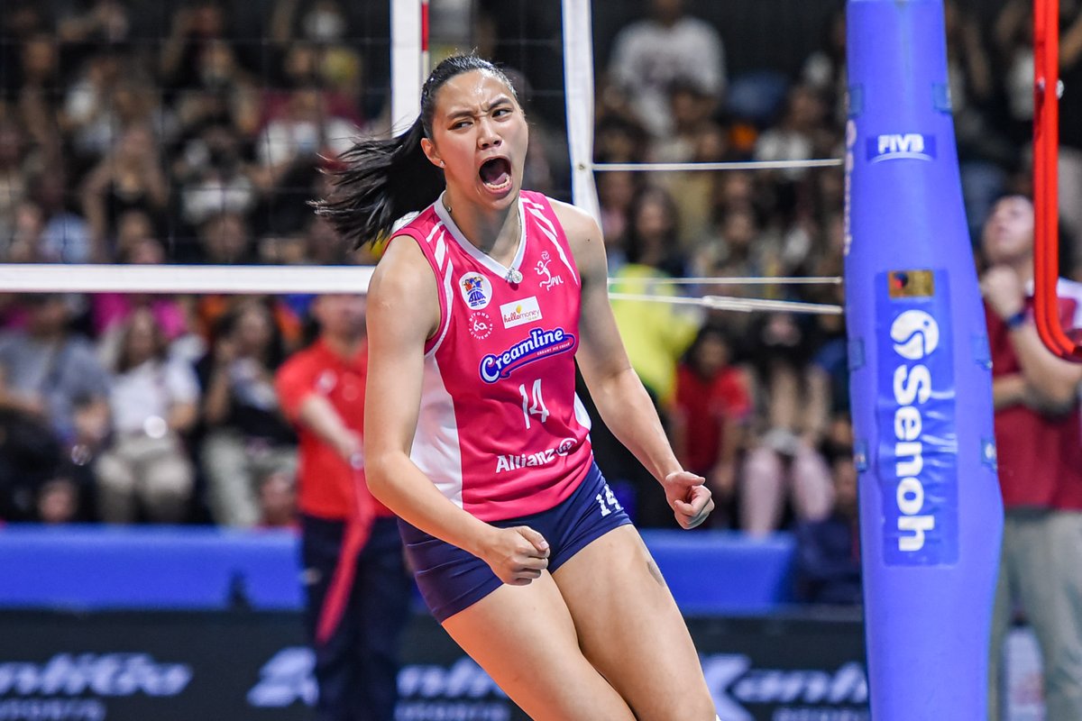archivebdl's tweet photo. i remember back then she said "there was a time when all these dreams felt so out of reach" 🥺 you've come so far, bea🩷🫶 

WE ARE SO PROUD OF YOU
#PVL2025 https://t.co/j0BJnFFSZj