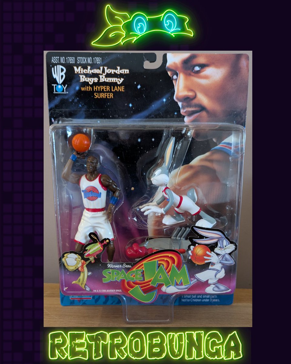 RETROBUNGATV's tweet photo. Picked up this #spacejam 1996 Playmates #actionfigure
Still love the #spacejammovie to this day
#itsbeenemotional #collectingmemories #retro #retrotoy #retrotoys #retrotoycollector #retrotoycollection #90smovies #90stoys #spacejam1996 #michaeljordan #michaeljordan23 https://t.co/v4hZ8isjYI