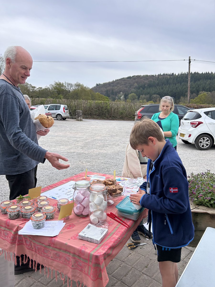 TanyaCox28's tweet image. Our #YoungLearners are trying their hand at Young Enterprise today at @brockweir village shop to support ⁦@TrellechPrimary⁩ in their efforts to refresh and restock the school #library