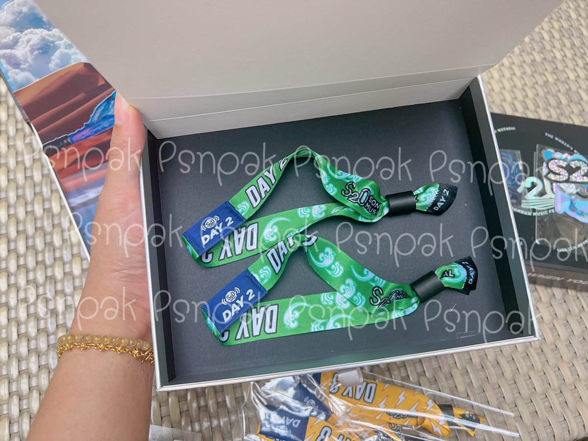 Psnpak's tweet photo. มี 3 ใบ รับหมดลดได้นะ ใบละ 2,200 
#s2osongkranfestivalmusic #S2Osongkranmusicfestival #S2OFestival #S2O2025 https://t.co/Iepa34SnEE