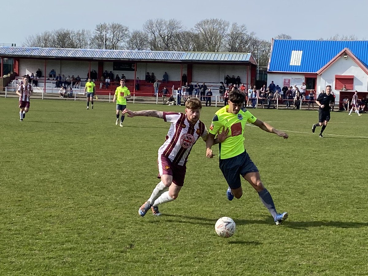 sujculture's tweet photo. I've been following signs /An occasional sunset reminded me /Or a flower hanging high on a julep tree /Or one Red Star hung low in the west
⚽️ Seaham Red Star v Carlisle City ⚽️#SeahamRedStar @SeahamRedStar 🏟️#Groundhopping @NonLeagueCrowd @HoughtonHooTwo 🌊#Seaham https://t.co/2ife8P3RsN