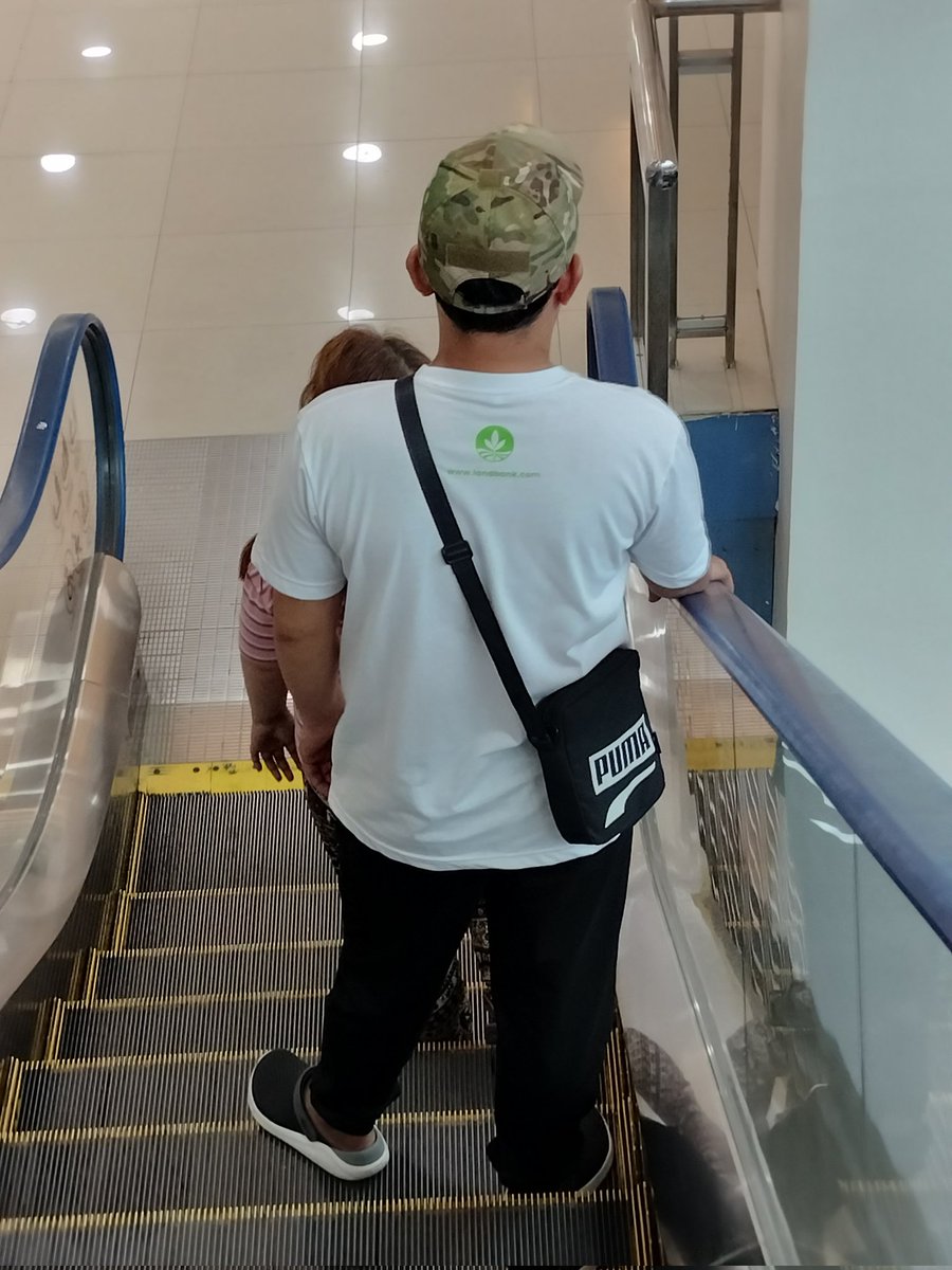 This guy in BQ Mall, Tagbilaran.