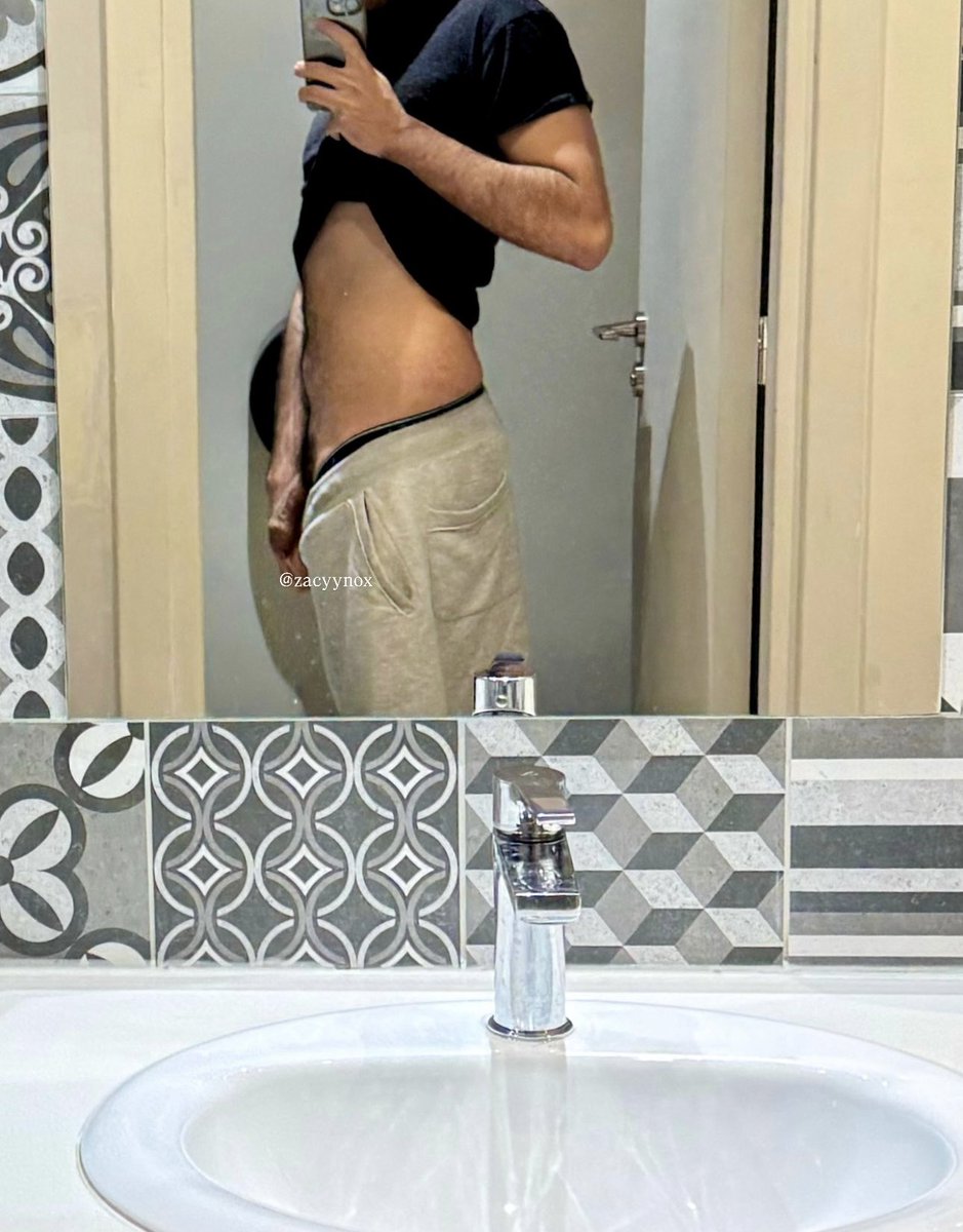 Zacyynox tweet media