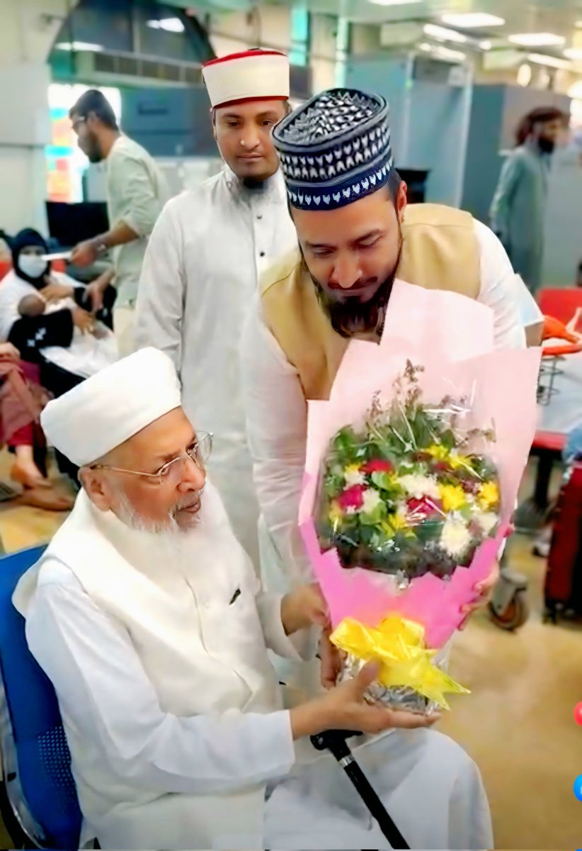 Alhamdulillah Mufakkir-e-Islam arrived in Dhaka, Bangladesh to attend conferences across many cities. They are on their way to Dinajpur