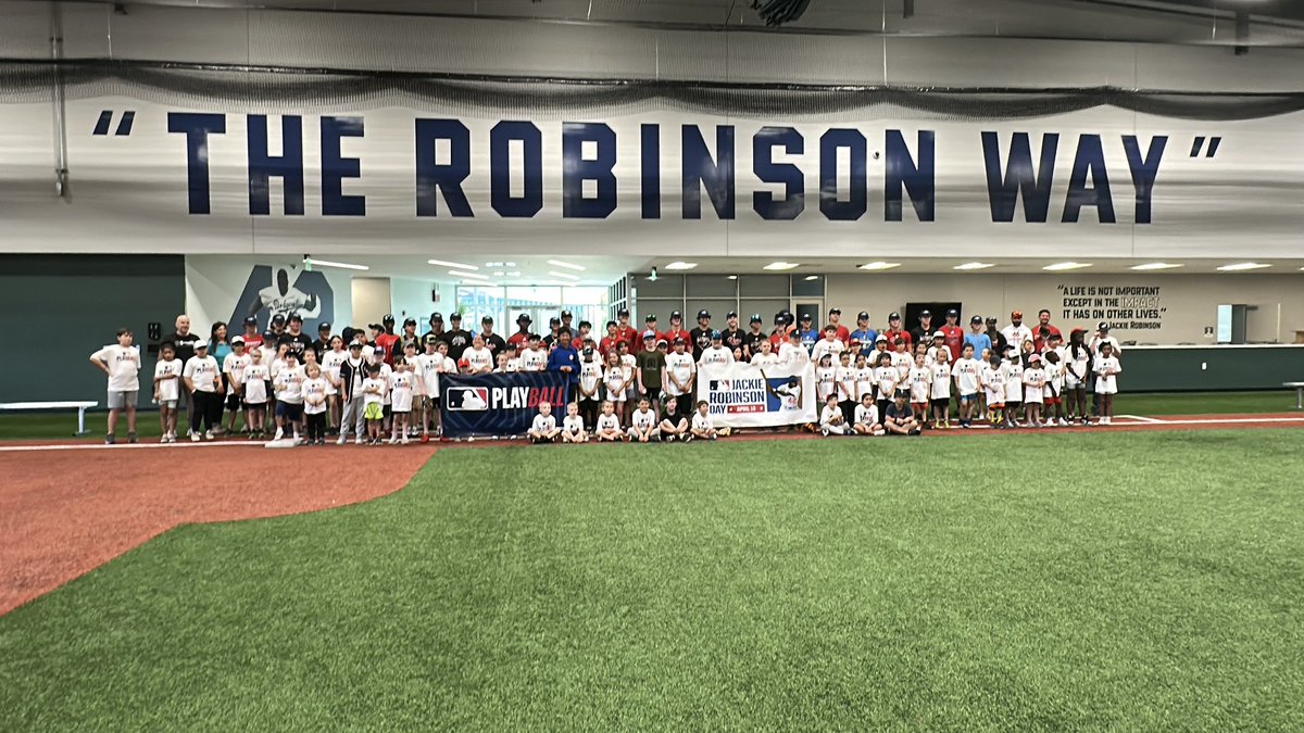 SDIRC_SUP's tweet image. Today’s Play Ball event at the Jackie Robinson Training Complex was a home run!
Students from across our community came out to this free event to celebrate Jackie Robinson Day and learn the fundamentals of baseball in a fun, supportive environment.
A big thank you to our Vero…