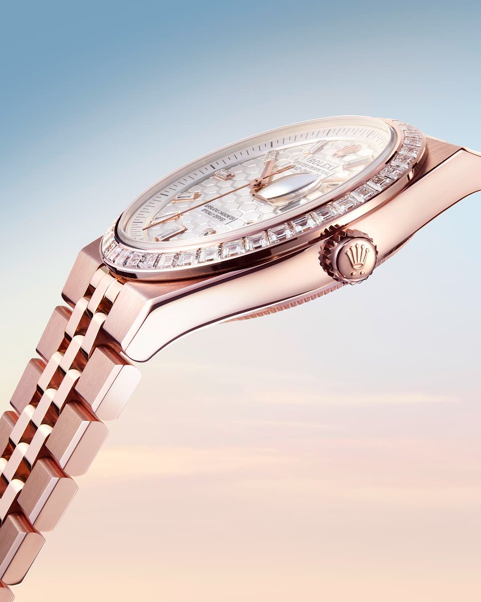 Rolex Testimonee and virtuoso pianist Yuja Wang wears the new @Rolex Land-Dweller 36 in 18ct Everose gold with a diamond-set dial and bezel, a watch designed for those who build their own destinies.

#Rolex #LandDweller #WatchesAndWonders2025 #OfficialRolexRetailer #LaMinedOr