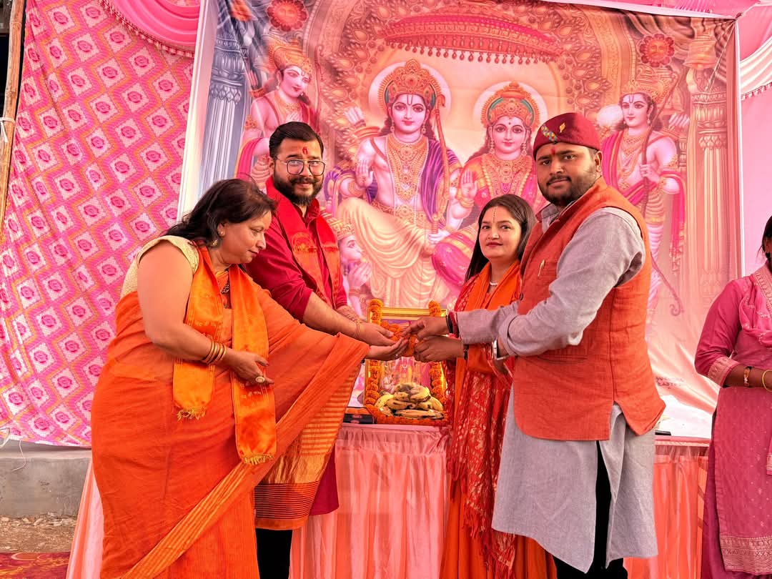 abhibahuguna's tweet photo. हनुमान जयंती की शुभकामनाएं! 🙏 
आज जन अधिकार पार्टी जनशक्ति के  देहरादून कार्यालय में सुंदरकांड पाठ में शामिल होकर भगवान हनुमान का आशीर्वाद लिया। उत्तराखंड की खुशहाली के लिए संकल्पित हूँ। आइए, मिलकर अपने पहाड़ों को समृद्ध बनाएं! 🏔️ #हनुमानजयंती #उत्तराखंड 
#HanumanJayanti https://t.co/27mSmqqpoJ