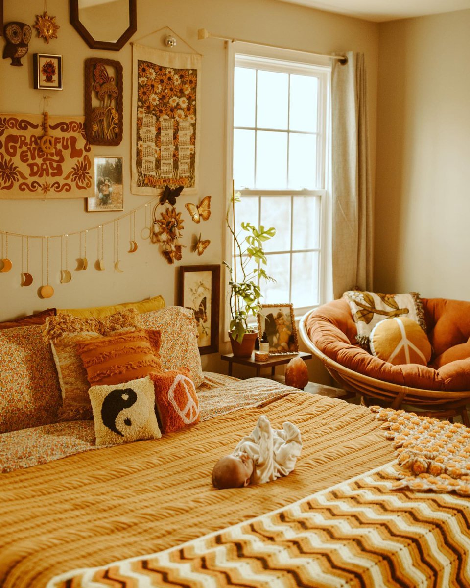 worldmarket's tweet photo. 🐶 🩷 We love how @itsfrankie_thedoxie, @dogsand.decor, and @kaciroscoephoto styled their papasans (including pups!). Such creative looks for these classic chairs. 😍

Shop papasans: https://t.co/3bz2UtS7fo https://t.co/lla3qHhKlj