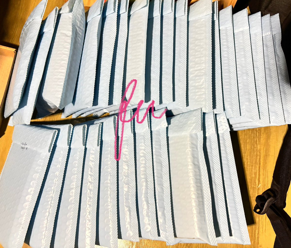 shopfeee's tweet photo. #feeeeupdates

30+ ata to for april lapags naman😭. may naiwan pang 20+ kc naubusan ng chipboard ang oat https://t.co/oQSAs7z2Zg