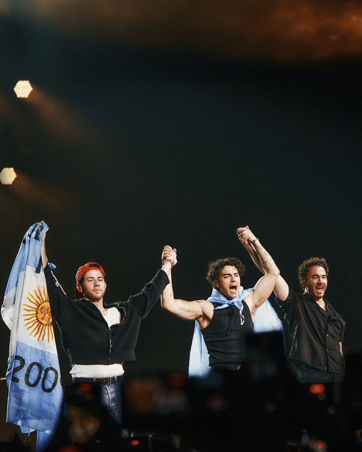 teamjonasargtw's tweet photo. Vuelve a ser Abril pero no ESE Abril 😭🇦🇷 https://t.co/5P9Gv8lfum