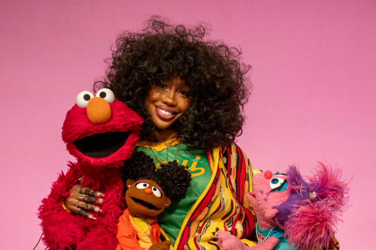 sesamestreet's tweet photo. Welcome to @sza street! 💛💚 https://t.co/NgaIeEMqUA