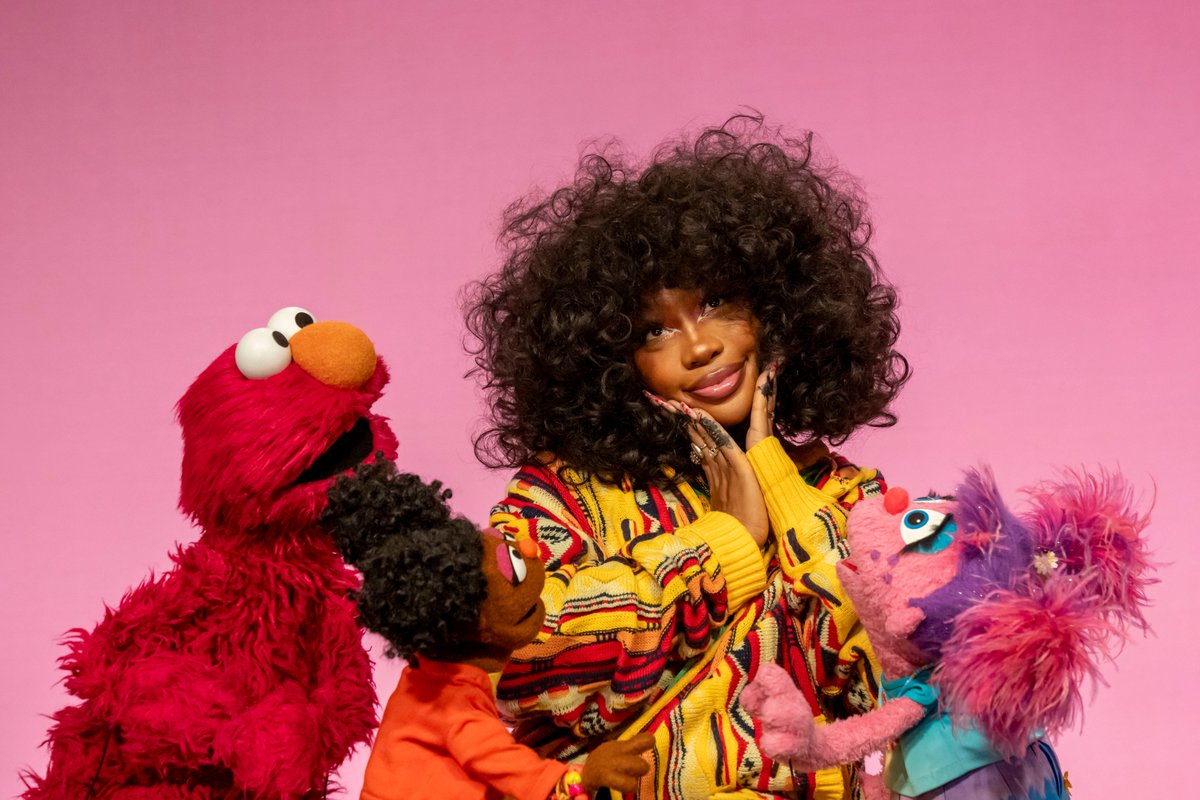 sesamestreet's tweet photo. Welcome to @sza street! 💛💚 https://t.co/NgaIeEMqUA