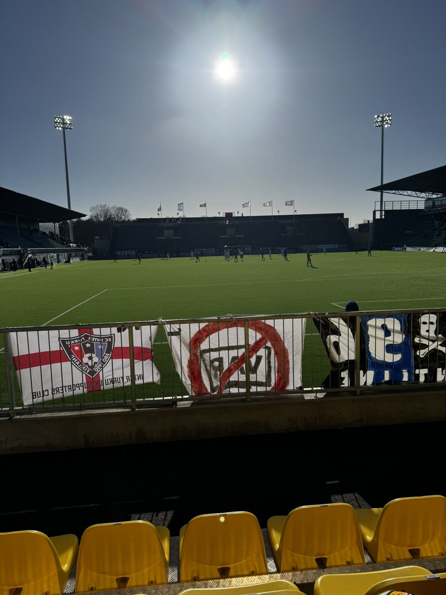 Kevätaurinko, kaunis turkulainen jalkapallo ja hyvä meininki. #Veikkausliiga