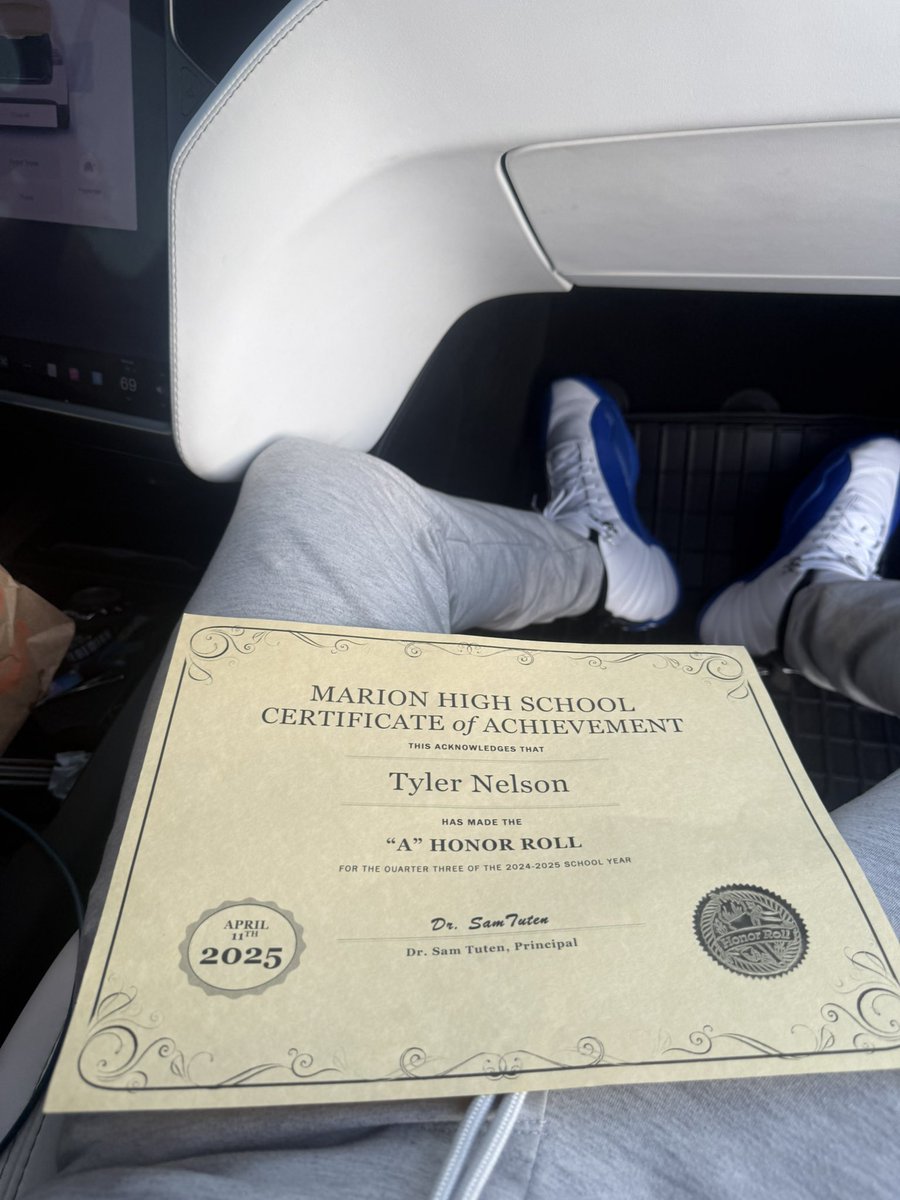 TylerNelson11_'s tweet photo. Blessed to say that I have made the A honor roll this year , proud to show that hard work pays off both on and off the field. With god anything is possible  #AGTG 🙏🏾 #StudentAthlete #MarionNation #ClassOf2027 #TylerNelson @RandallState @coachjohnson256 @CoachBuey https://t.co/oXMLbNas4h