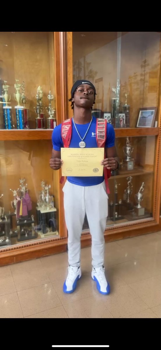TylerNelson11_'s tweet photo. Blessed to say that I have made the A honor roll this year , proud to show that hard work pays off both on and off the field. With god anything is possible  #AGTG 🙏🏾 #StudentAthlete #MarionNation #ClassOf2027 #TylerNelson @RandallState @coachjohnson256 @CoachBuey https://t.co/oXMLbNas4h