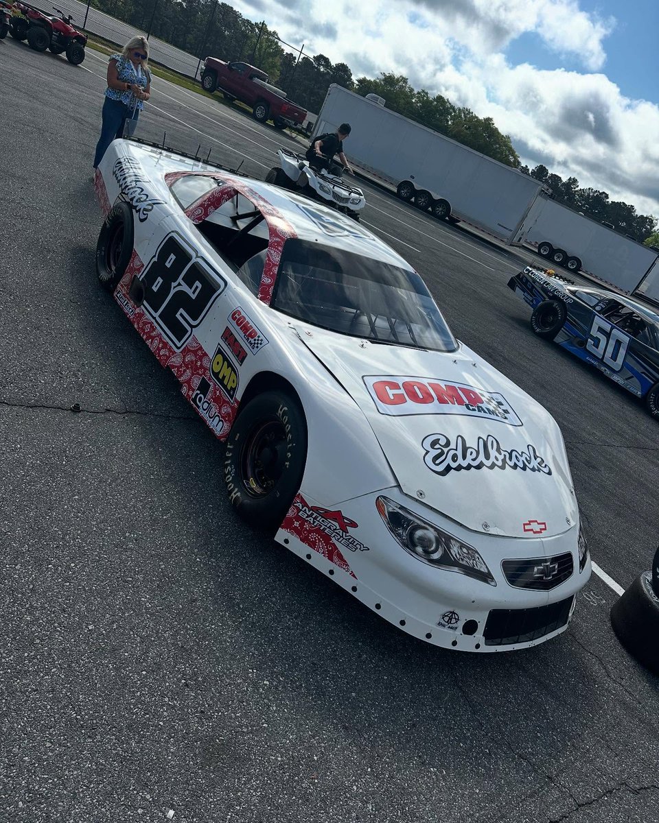 EdelbrockUSA's tweet image. Here it is! Take a look at @taylorhull82’s newest ride—we’re loving the look and can’t wait to see it in action! 🔥
#Edelbrockperformance #FASTperformance #COMPperformance #TaylorHull