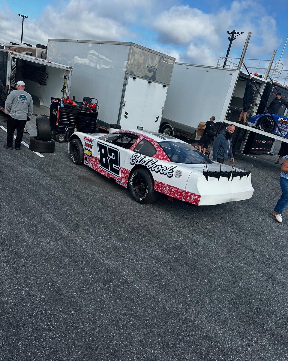 EdelbrockUSA's tweet image. Here it is! Take a look at @taylorhull82’s newest ride—we’re loving the look and can’t wait to see it in action! 🔥
#Edelbrockperformance #FASTperformance #COMPperformance #TaylorHull