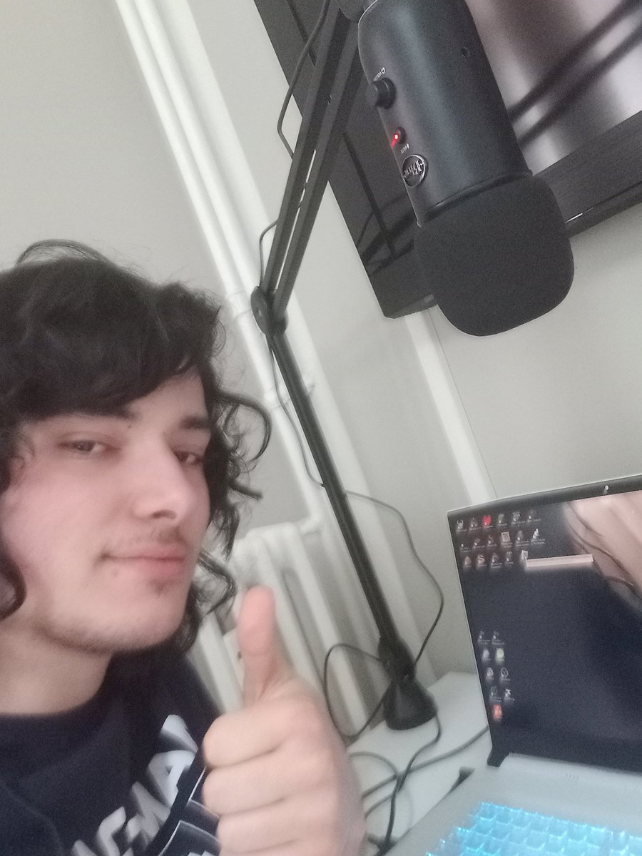 TheMist110's tweet photo. Je viens de recevoir mon nouveau micro et je peux le dire :
Après 5ans j'ai ENFIN un bon son malgré la pièce de con, je suis trop heureux et tellement motivé pour enregistrer de nouvelles vidéos !
J'ai bq de projets en cours ou à faire mais j'ai aussi mes exams
Donc à bientôt 👌 https://t.co/eaZaYVMWMY