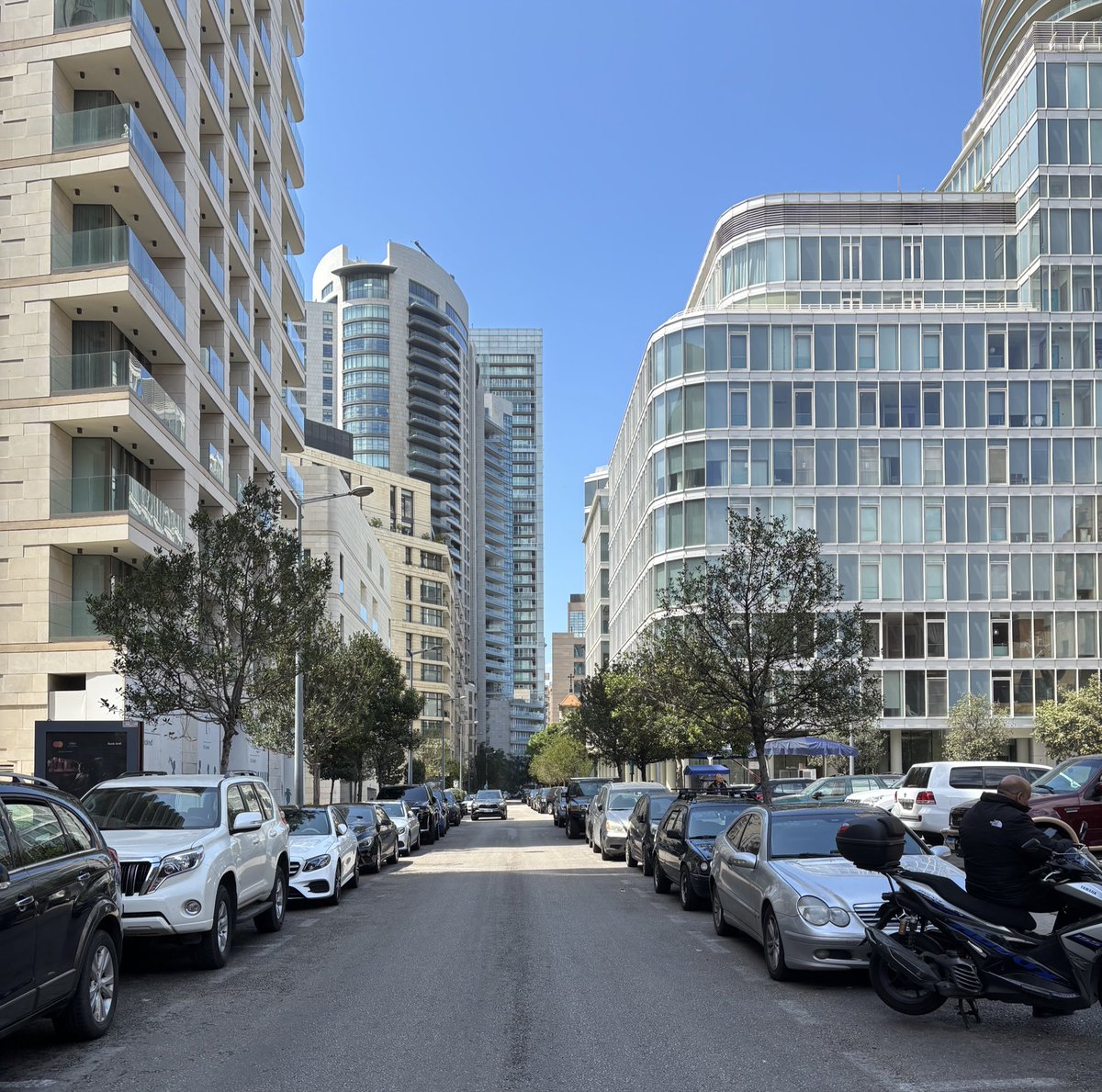 LibanMon's tweet photo. Comme un samedi à #Beirut 
Une ville fascinante https://t.co/JPB55hSYaj