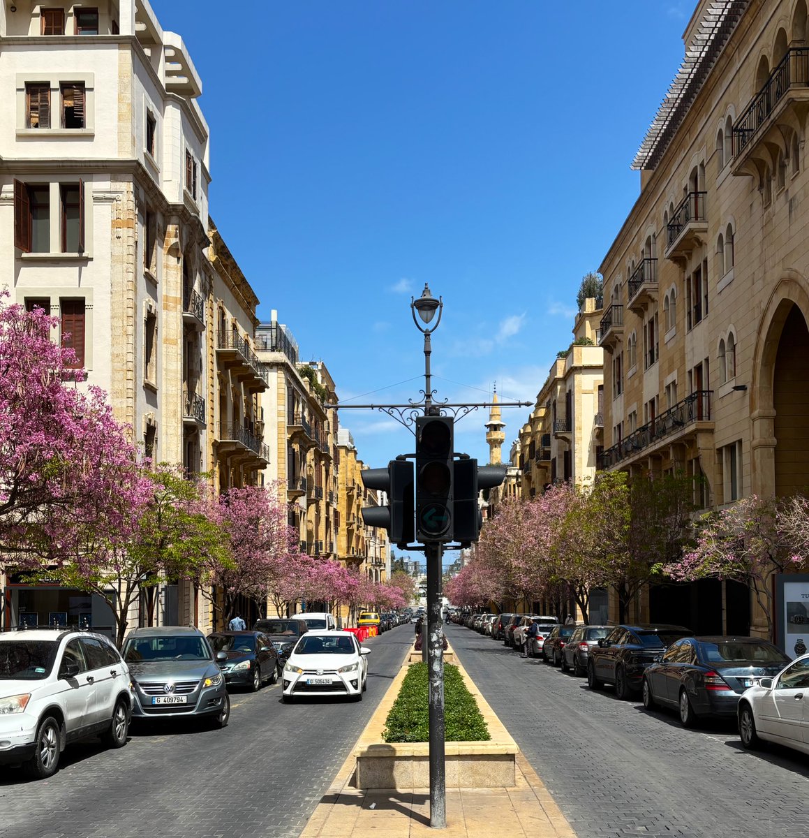 LibanMon's tweet photo. Comme un samedi à #Beirut 
Une ville fascinante https://t.co/JPB55hSYaj
