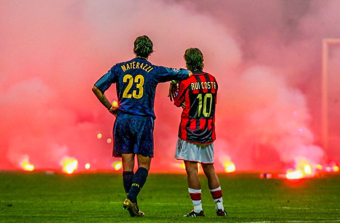 A Pictorial History of SOCCER(サッカー写真史)希少 20 years ago today: one of the most iconic photographs in football