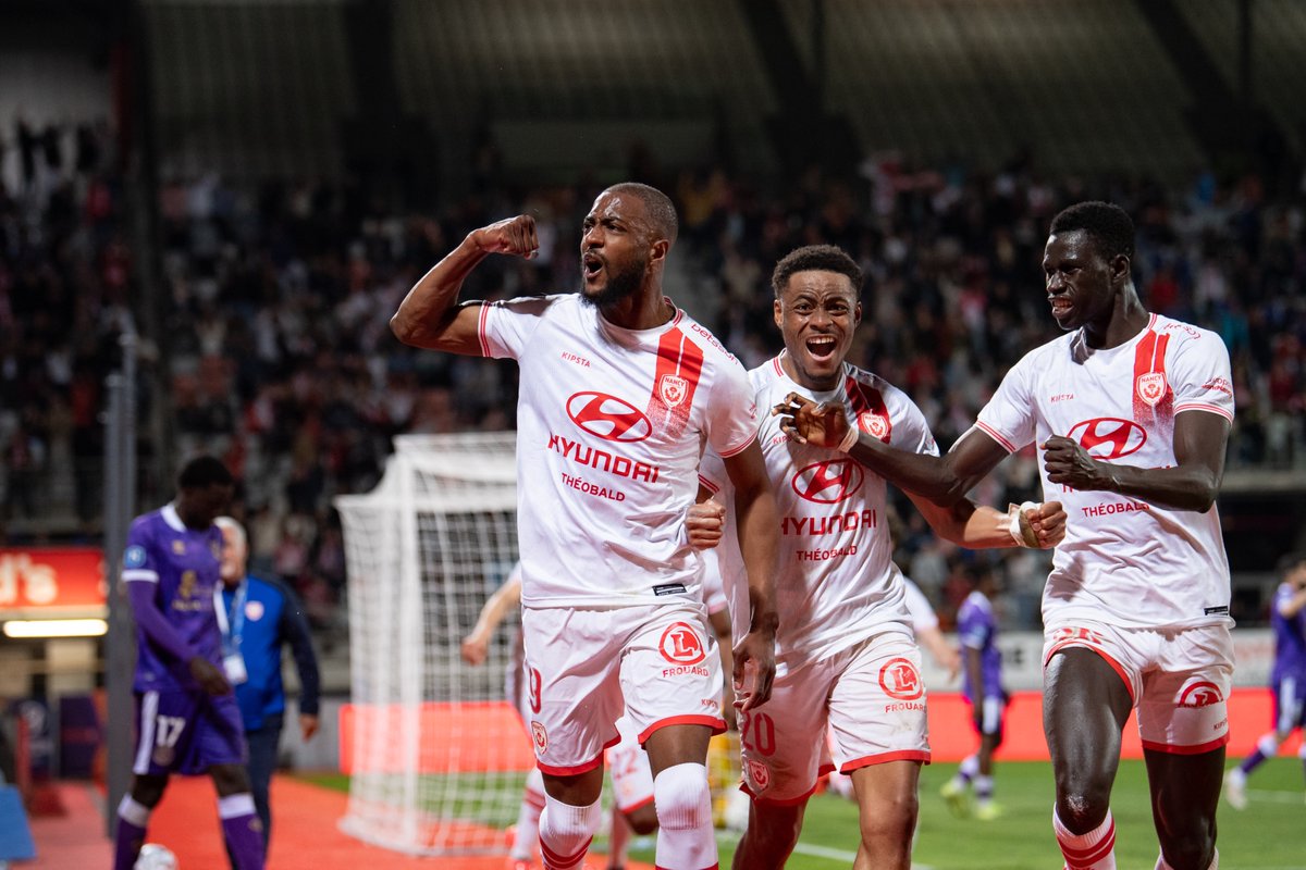 asnlofficiel's tweet photo. Monsieur Cheikh Touré 9️⃣💥🔴⚪️
#ASNLLBC I #NationalFFF https://t.co/8pXSdoHaeR