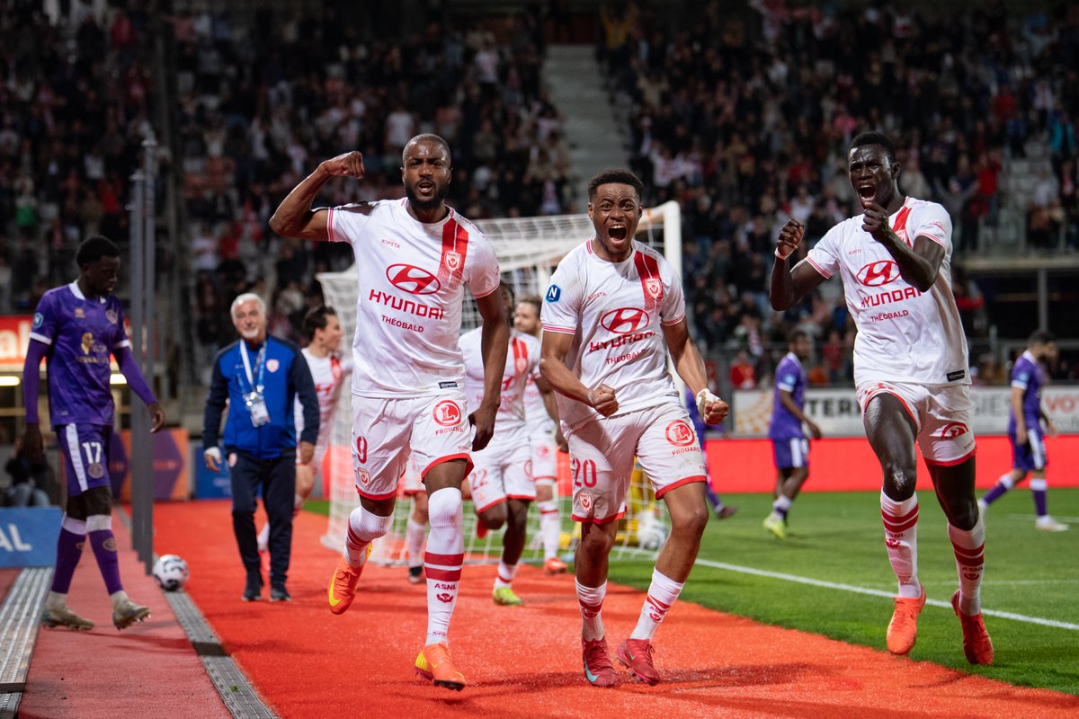 asnlofficiel's tweet photo. Monsieur Cheikh Touré 9️⃣💥🔴⚪️
#ASNLLBC I #NationalFFF https://t.co/8pXSdoHaeR
