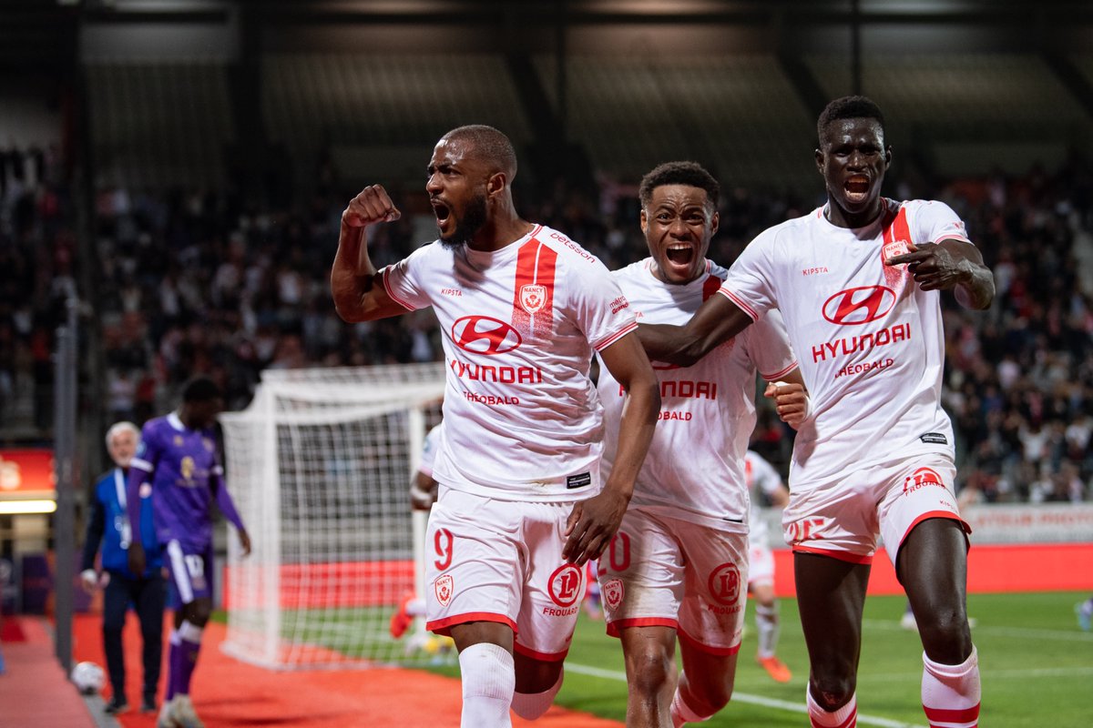 asnlofficiel's tweet photo. Monsieur Cheikh Touré 9️⃣💥🔴⚪️
#ASNLLBC I #NationalFFF https://t.co/8pXSdoHaeR