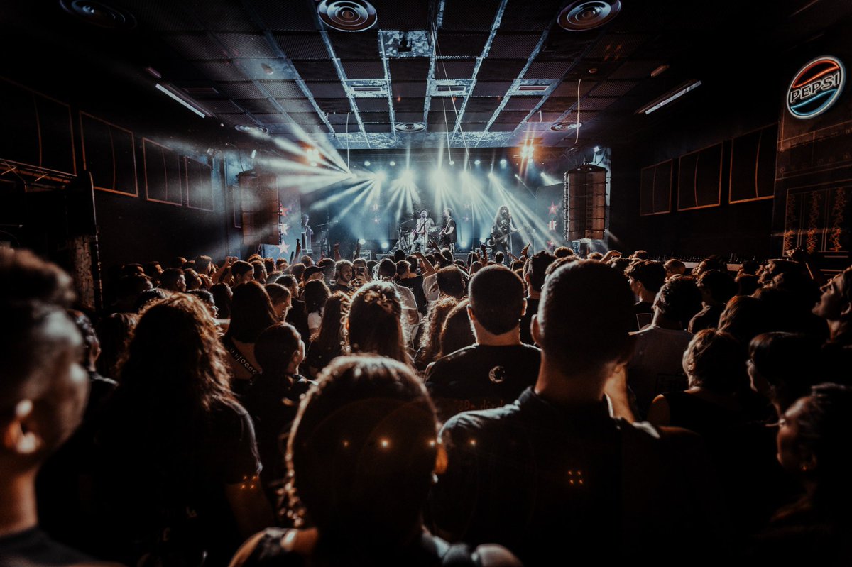 lafugarock's tweet photo. Primera noche superada, Guadalajara!! Gracias por compartir con nosotros este fin de semana de doblete en la @SalaOxido 
Nos vemos hoy también por la Óxido con entradas agotadas!

📸 @andrea__silvan https://t.co/geW7nTYVju