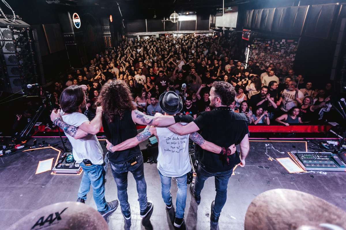 lafugarock's tweet photo. Primera noche superada, Guadalajara!! Gracias por compartir con nosotros este fin de semana de doblete en la @SalaOxido 
Nos vemos hoy también por la Óxido con entradas agotadas!

📸 @andrea__silvan https://t.co/geW7nTYVju
