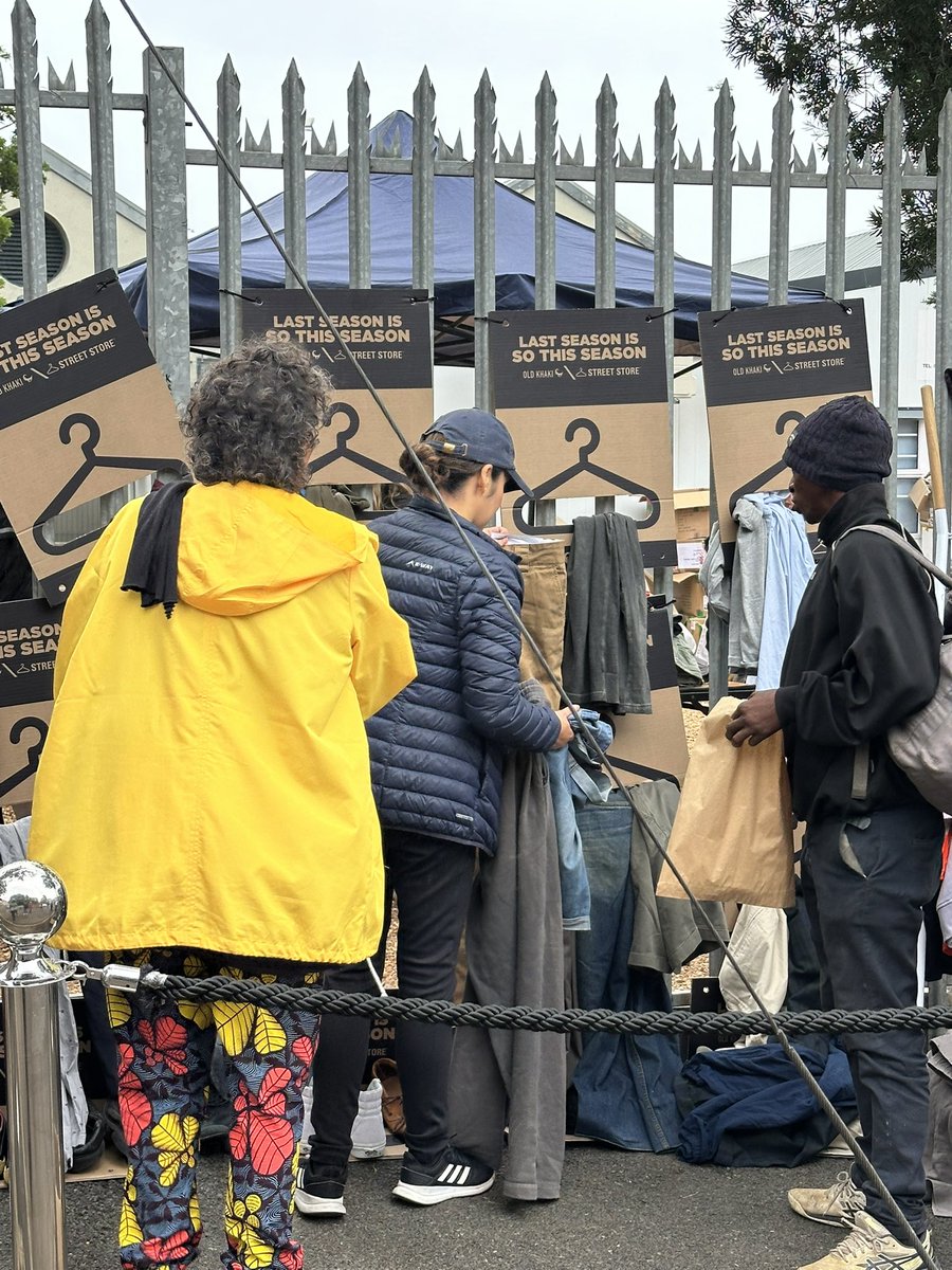 abelmike's tweet photo. Our #StreetStore kicked off today in Johannesburg and Cape Town. An I ncredible collaboration with #OldKhaki on this one 🙏 And some wonderful donations of deodorants and personal care products from #Unilever
A huge thank you to all who donated clothing, and our amazing volunteers. Also thanks to the #TheHavenNightShelter and #TheSalvationArmy for the use of their premises #Dignity 🙏 #TheUpandUpGroup @TheStreetStore
