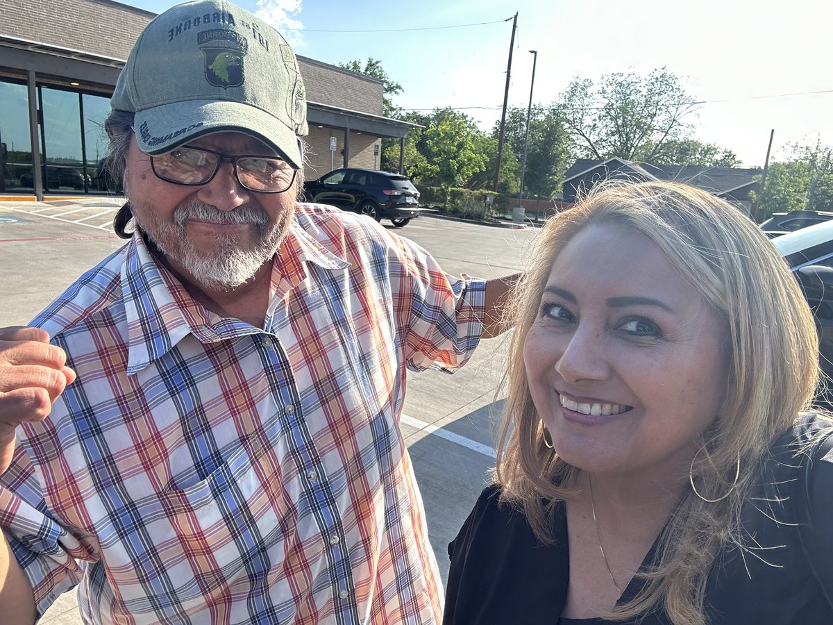 Grateful for the time spent laughing, chatting about the news, and catching up with my dad who was rocking his 101st Airborne Division cap. #veteran #screamingeagles #themanthemyththelegend